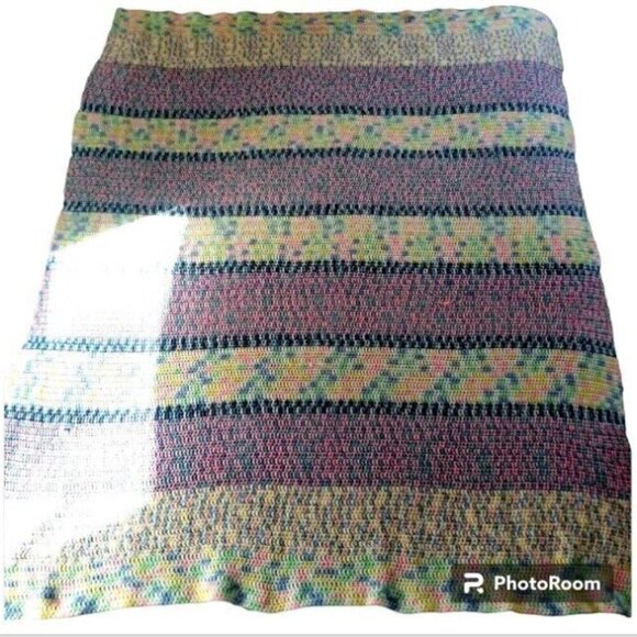 Handmade Quilt Blanket Throw Vintage Traditional Yarn Arts Boho Chair-Sized - Picture 2 of 8